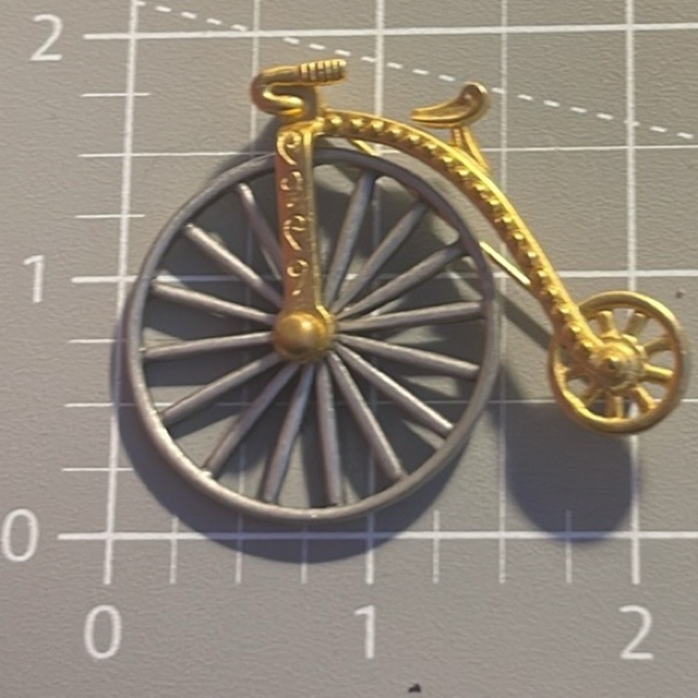 JJ Signed Old Fashioned Bicycle. MA - Picture 5 of 5